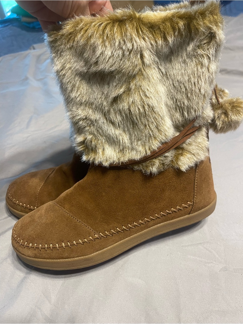 TOMS Nepal Rawhide Suede Boots Size 9.5